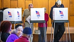 Eleitores votam num dos Estados a votos na "Super Terça-feira" das Primárias norte-americanas