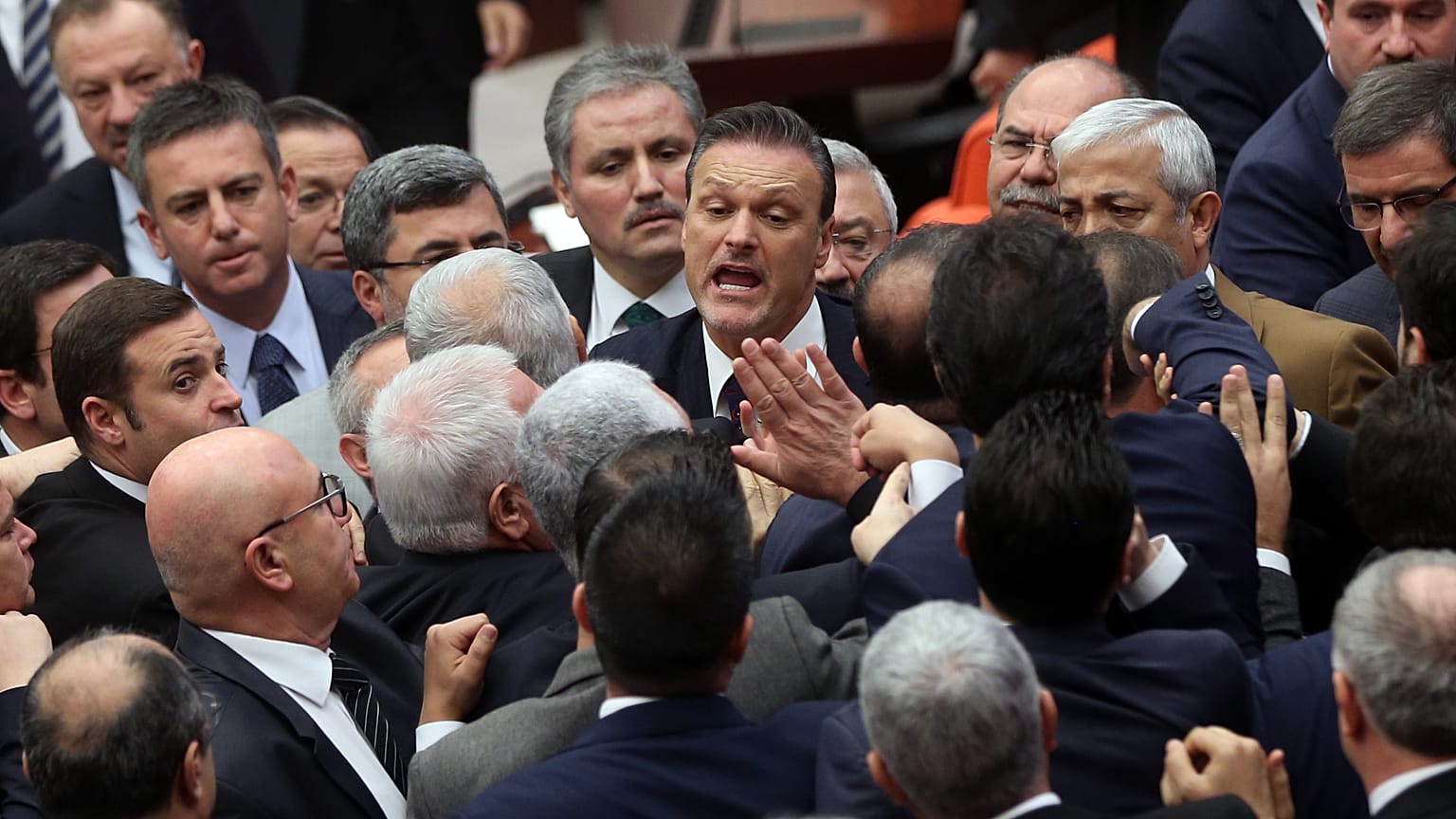 TBMM Genel Kurulu'nda gerginlik