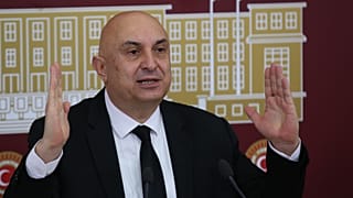 CHP Grup Başkanvekili Engin Özkoç, TBMM'de basın toplantısı düzenledi