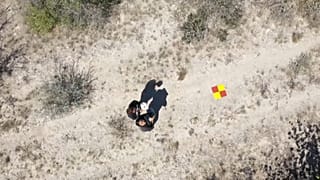 Se convierte en una experta en drones y cartografía para buscar a su hijo desaparecido en México