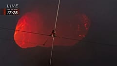 500 Meter Nervenkitzel: Drahtseilakt über heißer Magma