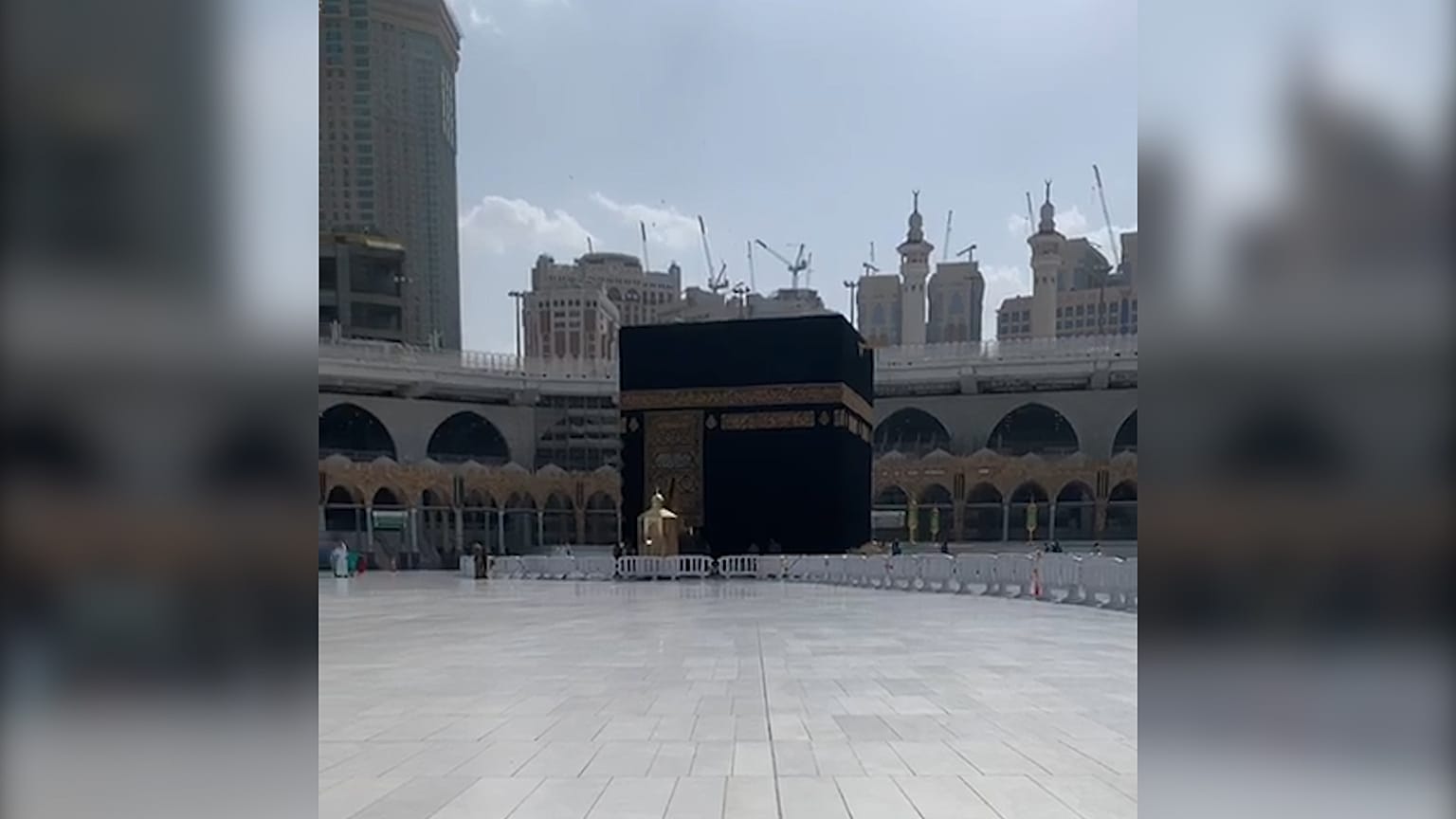 Video: Koronavirüs nedeniyle ilaçlama yapılan Kabe bomboş kaldı 