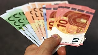 Los expertos minimizan la probabilidad de que los billetes propaguen el coronavirus