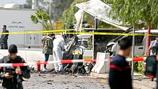 Öngyilkos merénylők robbantottak Tuniszban, az amerikai nagykövetségnél