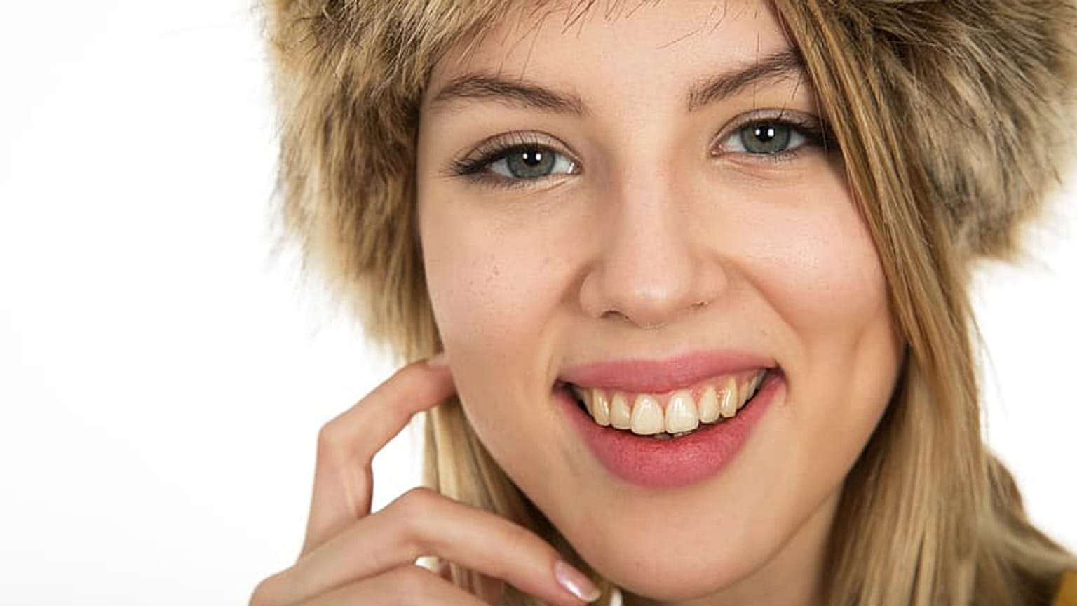  چرا نمی‌توانیم جلوی خودمان را بگیریم تا به صورتمان دست نزنیم؟