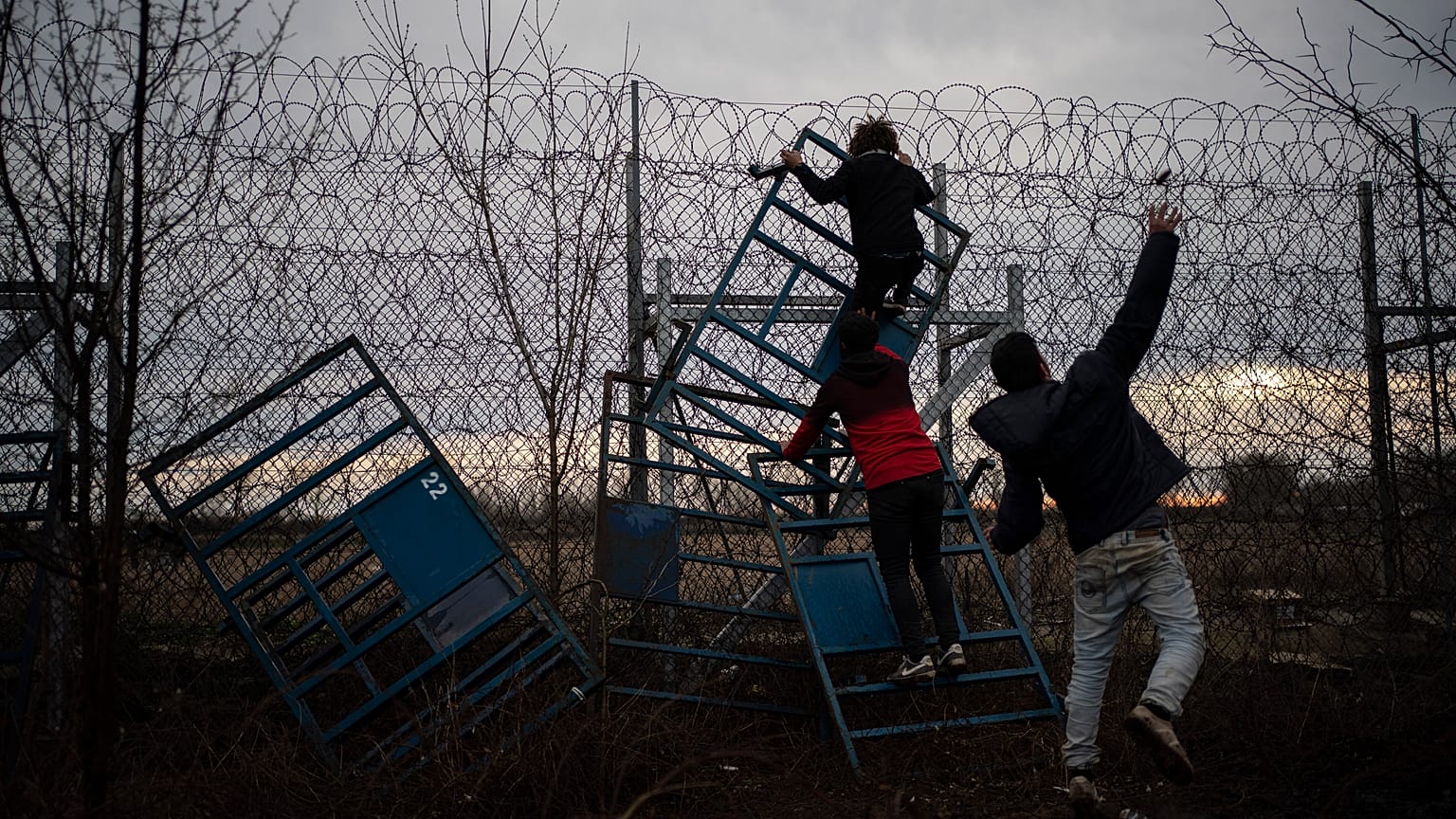 Turquie-Grèce: heurts frontaliers, l'UE cherche à dissuader les migrants
