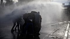 Столкновение мигрантов с полицией на греко-турецкой границе 