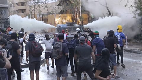 Wasserwerfer gegen Demonstranten in Santiago de Chile