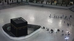 Images of empty space surrounding the Kaaba in Mecca's Grand Mosque