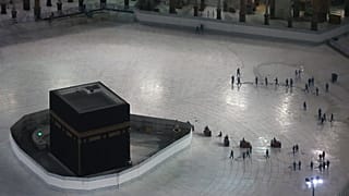 Images of empty space surrounding the Kaaba in Mecca's Grand Mosque