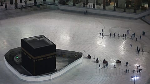 Images of empty space surrounding the Kaaba in Mecca's Grand Mosque