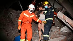 Decenas de atrapados tras el derrumbe de un hotel en China usado para la cuarentena por coronavirus