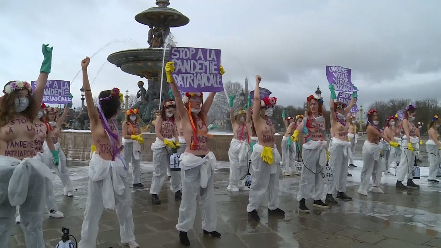 Акция Femen к 8 марта в Париже