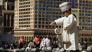 Suudi Arabistan'da Covid-19 nedeniyle eğitime ara verildi