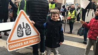 Action en justice pour sauver l'école la plus polluée de France