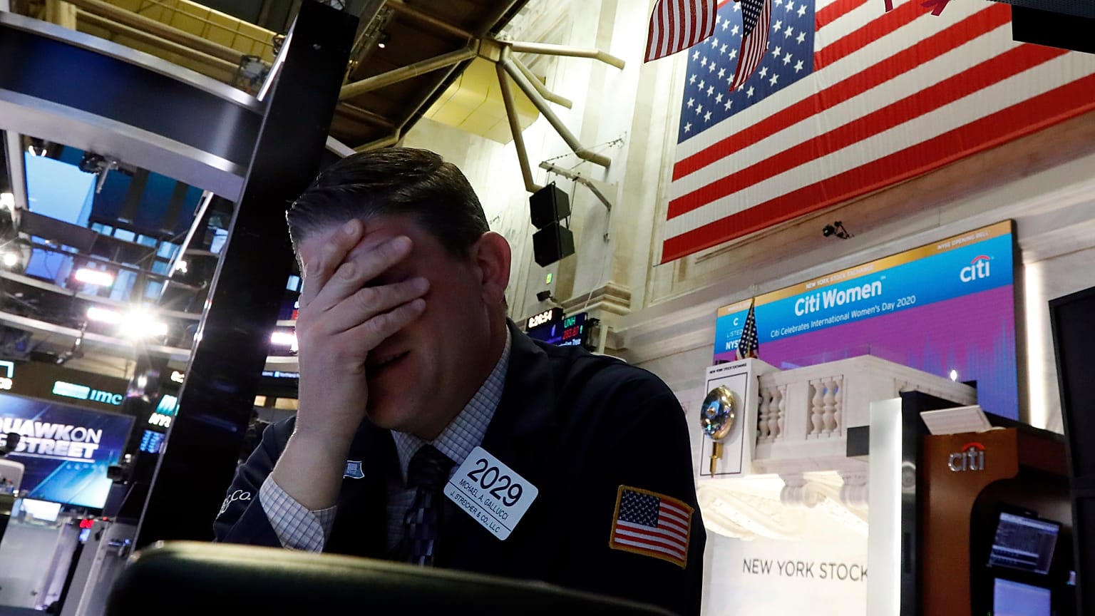 Нефть обвалила фондовые рынки