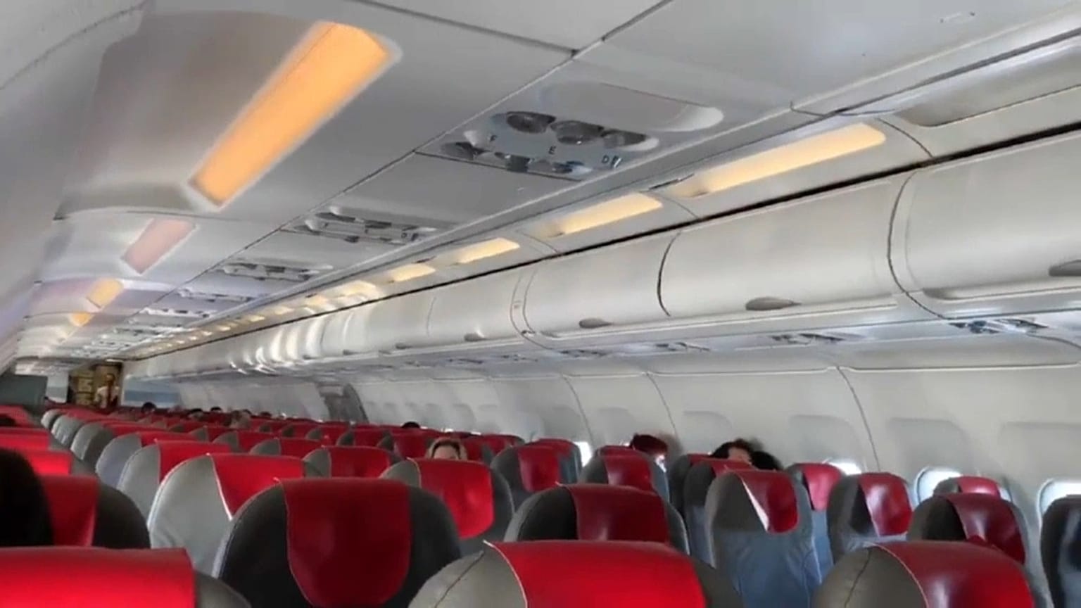 Rumbo a Roma en un vuelo "fantasma"