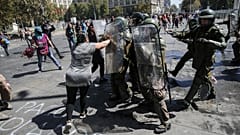 روز جهانی زن؛ راهپیمایی صدهزار نفری در شیلی