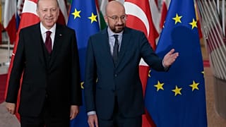 A Bruxelles, Erdogan réclame l'aide des Européens face à la crise syrienne