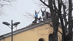 Wegen Corona: Häftlinge in italienischen Gefängnissen rasten aus
