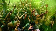 Keine Angst vor Corona: Indien tanzt beim Frühlingsfest