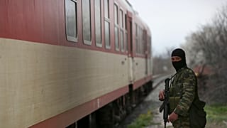 Polícia e Exército gregos vigiam fronteiras