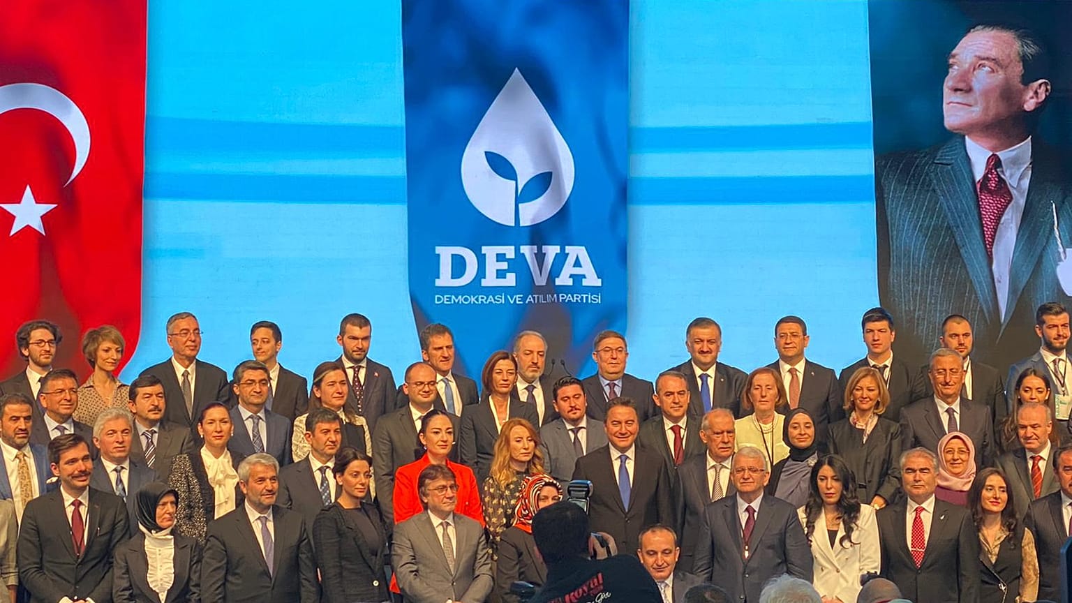 Babacan: Dini kutsallarımızı siyasete malzeme etmeyeceğiz