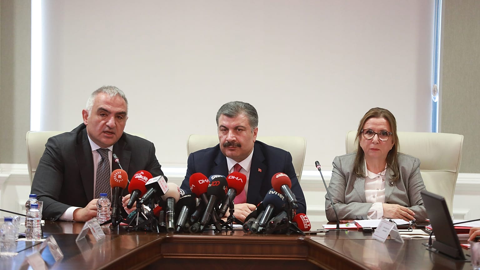 Sağlık Bakanı Fahrettin Koca, Ticaret Bakanı Ruhsar Pekcan ile Kültür ve Turizm Bakanı Mehmet Nuri Ersoy