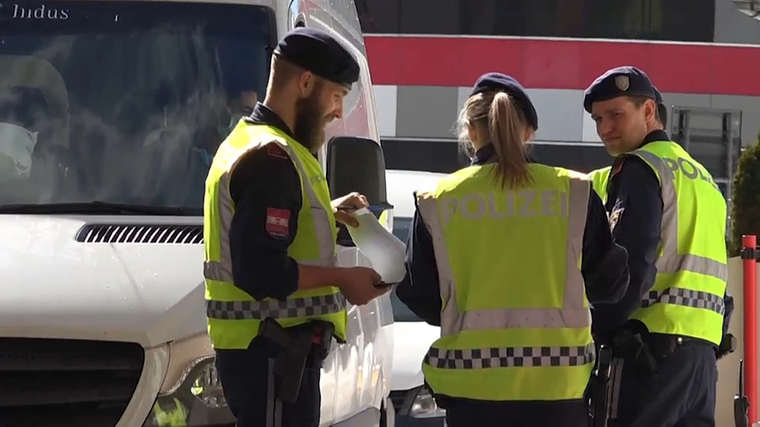 Österreichs Grenze: Kein Attest, kein Durchkommen