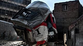 مصر: 13 جريحاً في تصادم قطارين بالقاهرة