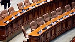 A román parlament üres padsorai