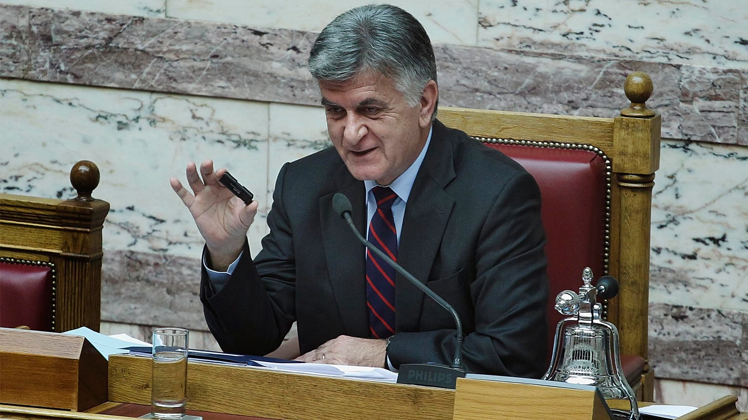 O Φίλιππος Πετσάλνικος