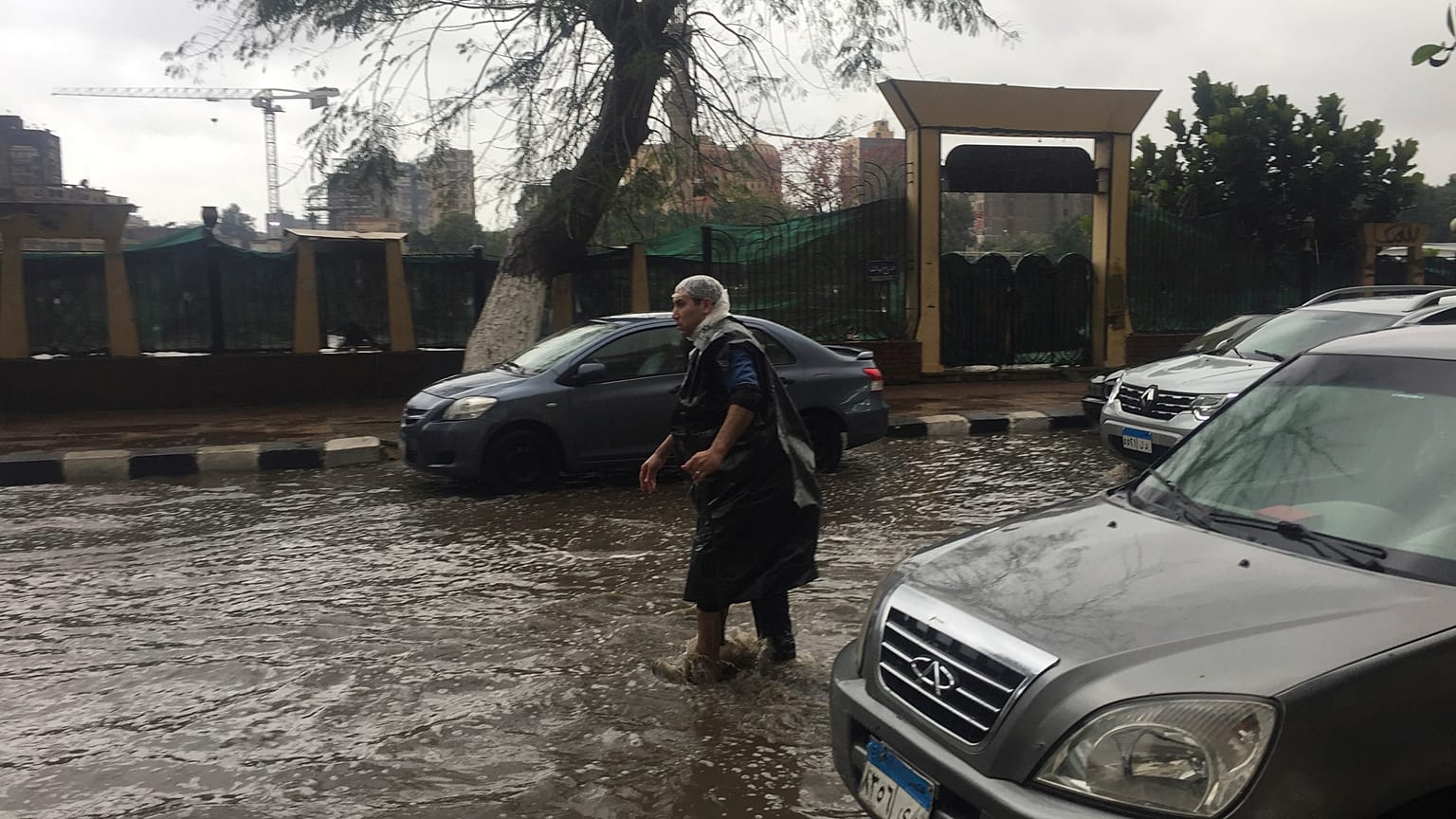 فيديو: مصرع 20 شخصاً في مصر بسبب سوء الأحوال الجوية