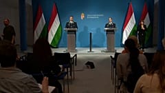 A parlamenti pártok mind bezáratnák az iskolákat 