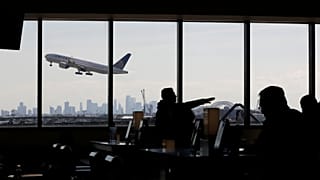 IATA: Eğer koronavirüs salgını 2-3 ay daha devam ederse daha fazla hava yolu şirketi iflas edebilir