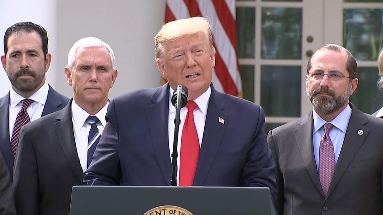 Trump declara emergência nacional nos Estados Unidos