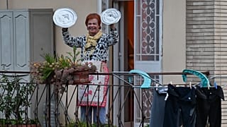 Roma- 13 Marzo 2020 - Chi non ha uno strumento suona i coperchi