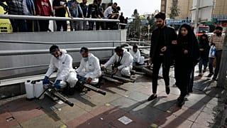 İran'da koronavirüs nedeniyle can kaybı 611'e yükseldi, vaka sayısı 12 bin 720'yi aştı 