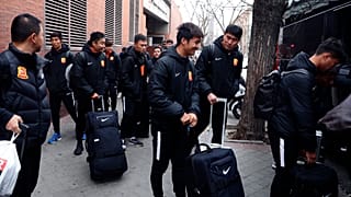 Equipa de futebol de Wuhan de regresso a casa
