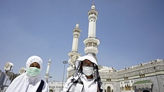 تركيا تفرض حجرا صحيا على آلاف المعتمرين العائدين من السعودية