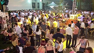 Türkiye'de koronavirüs tedbirleri kapsamında pavyon, diskotek, bar ve gece kulüpleri kapatıldı