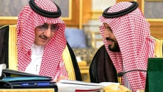Eski veliaht prens Muhammed bin Nayef ve Veliaht Prens Muhammed bin Selman  