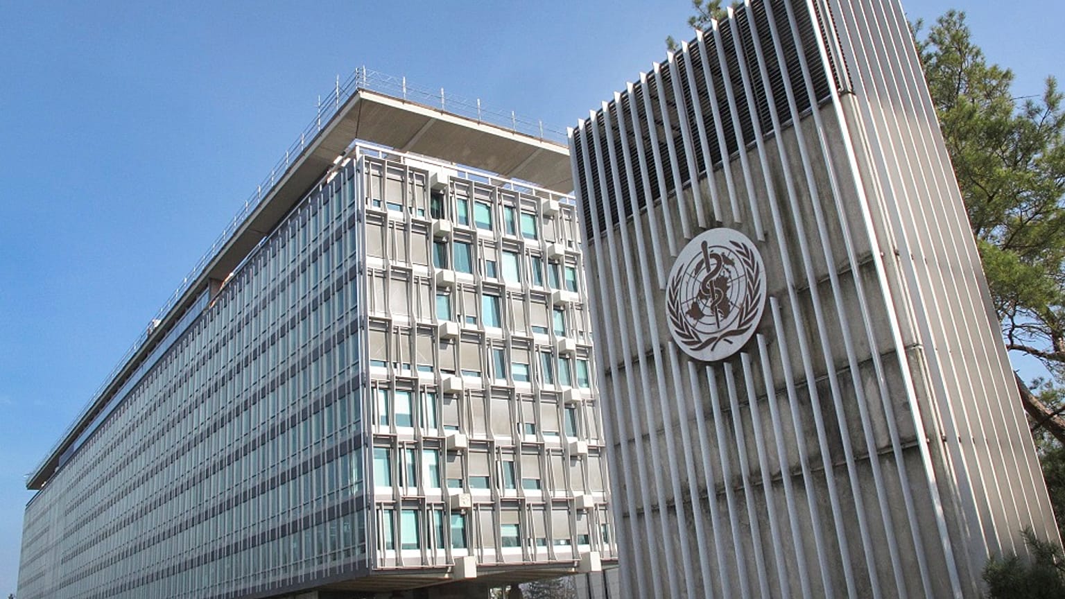 Δύο επιβεβαιωμένα κρούσματα στην έδρα του ΠΟΥ
