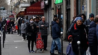 Очередь за продуктами в Париже. 