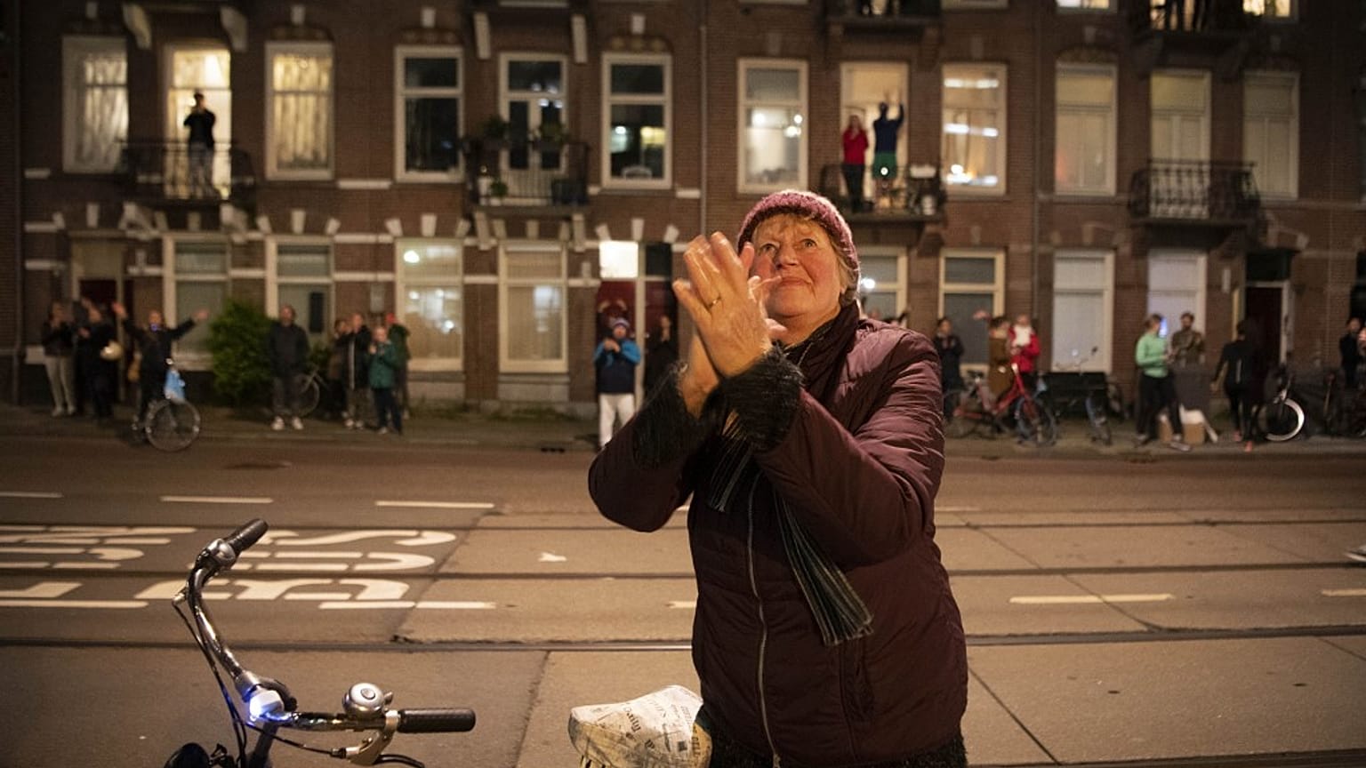 Applaus für die Helfer in Amsterdam