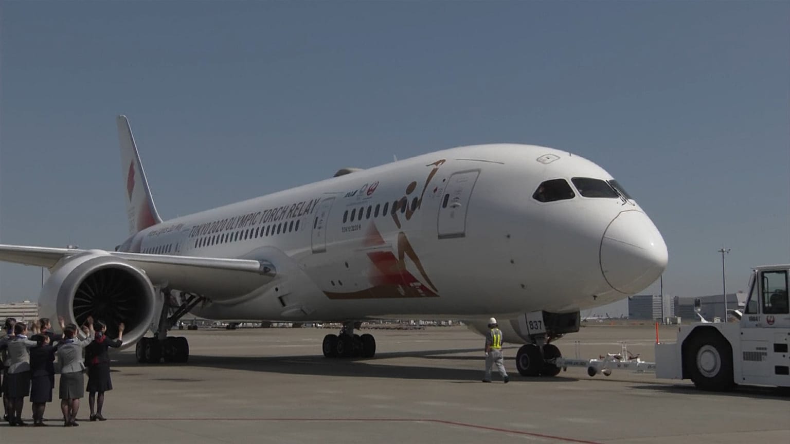 Olimpiadi 2020: in Grecia a ritirare la fiaccola ci va solo... l'aereo