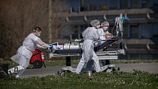 Coronavirus: Worldwide cases top 420,000 as more nations impose lockdowns