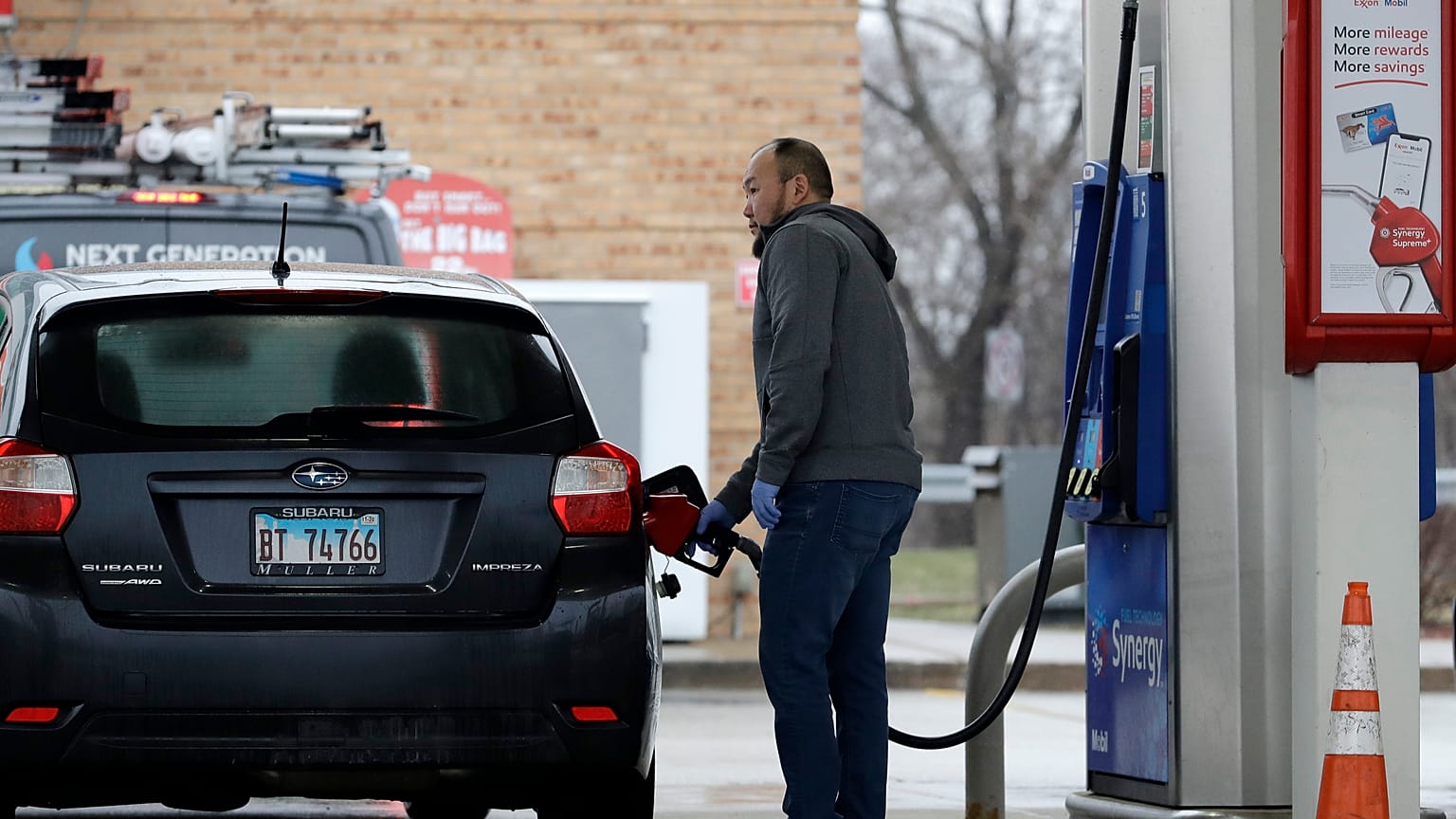 Petrol fiyatlarını koronavirüs (Covid-19) ve Rusya-Suudi Arabistan restleşmesi vurdu