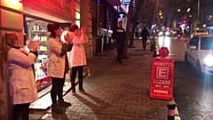 İstanbul sağlık çalışanlarını alkışladı