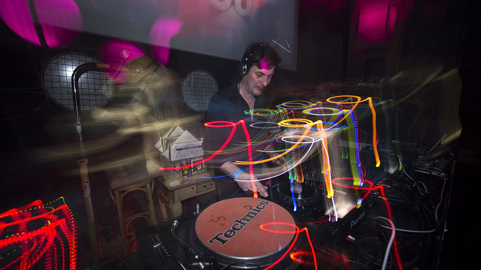 Nostalgia della techno? Berlino apre il più grande club virtuale al mondo
